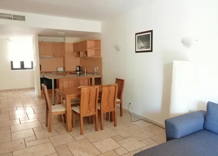 Апартамент Kaliakria Garden Топола